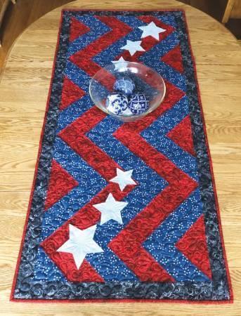 STARS & STRIPES TABLE RUNNER Pattern