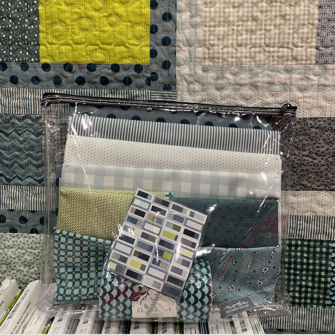 Clear Bag w/ Zipper 17" x 17"