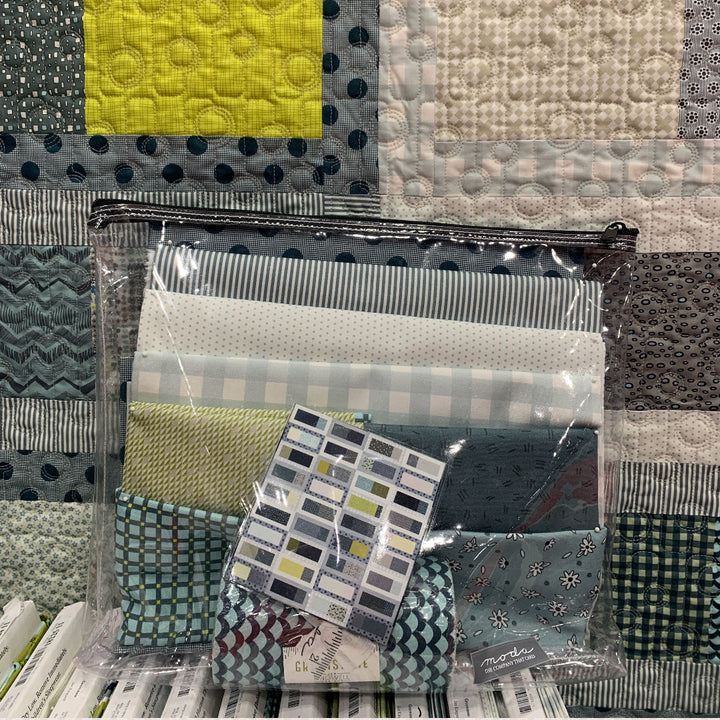 Clear Bag w/ Zipper 17" x 17"